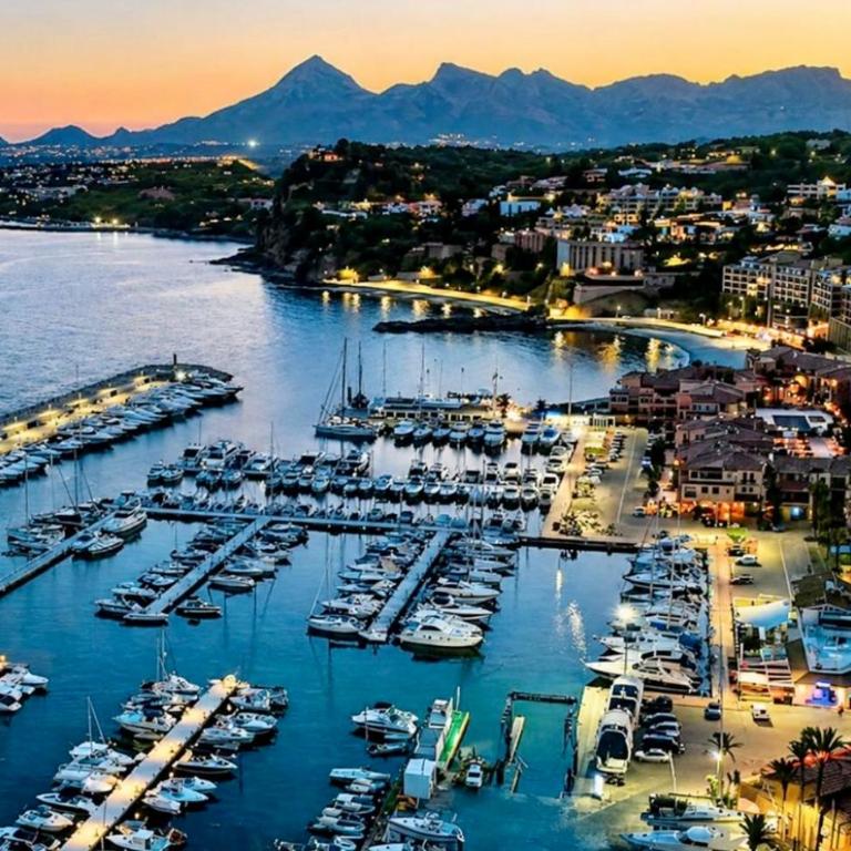 ALTEA BeachFront Bliss - Apartamento de 2 dormitorios - 65