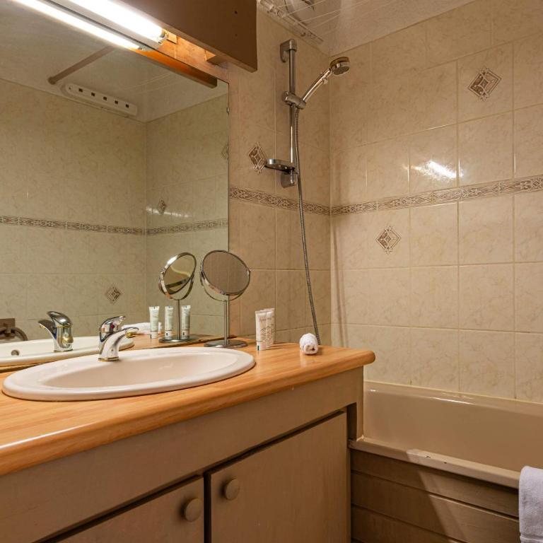 Residence Les Eterlous, Ski In-Out with WiFi in Val Thorens, "V4" by Versant Collection - Appartement - 13