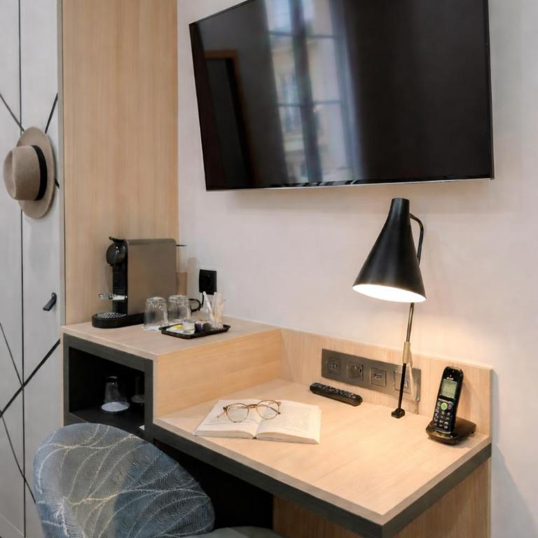 Best Western Plus Opéra Batignolles - Chambre Double Classique avec Lit Double - Non-Fumeurs - 4