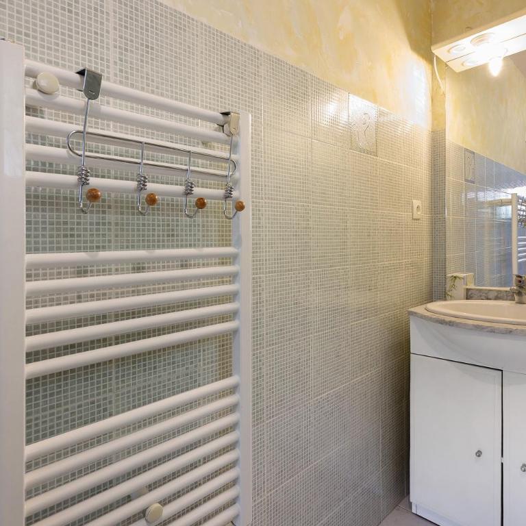 Chambres D'hôtes Des Oliviers - Dreibettzimmer mit Dusche - 10
