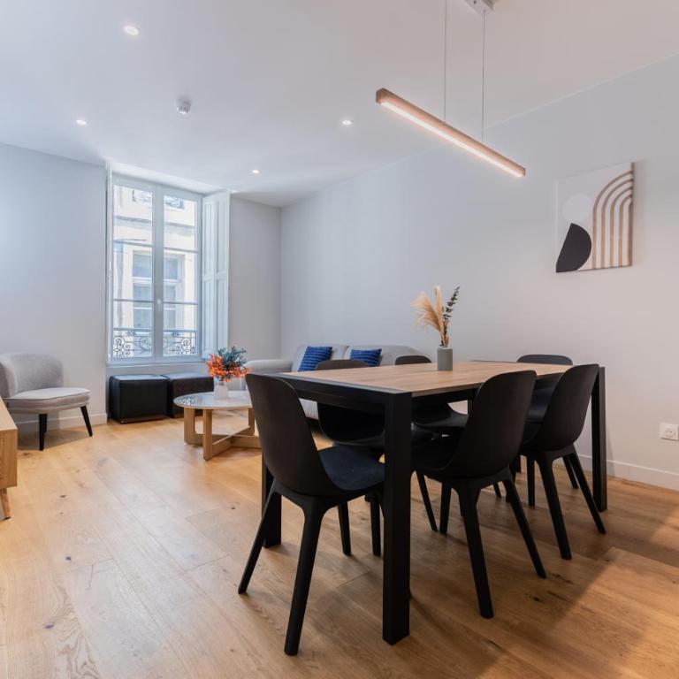 Appartements 3 Chambres de luxe 6 personnes, Centre Ville, Clim, Ascenseur - Premium Apartment mit 3 Schlafzimmern - 8