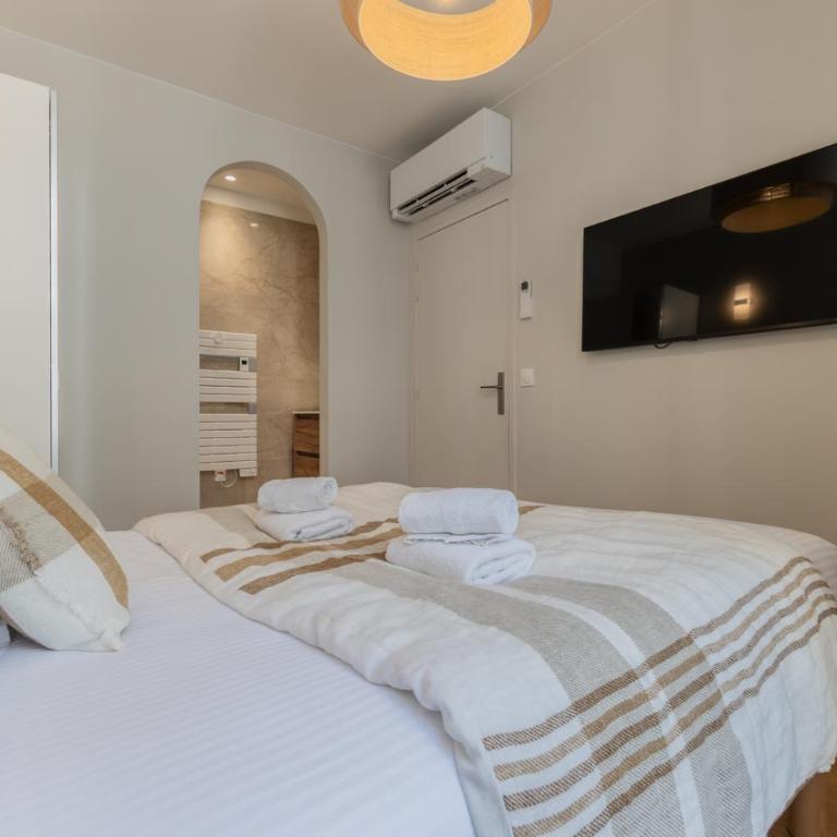 Appartements 3 Chambres de luxe 6 personnes, Centre Ville, Clim, Ascenseur - Premium Apartment mit 3 Schlafzimmern - 7