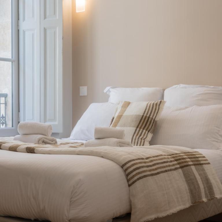 Appartements 3 Chambres de luxe 6 personnes, Centre Ville, Clim, Ascenseur - Premium Apartment mit 3 Schlafzimmern - 6