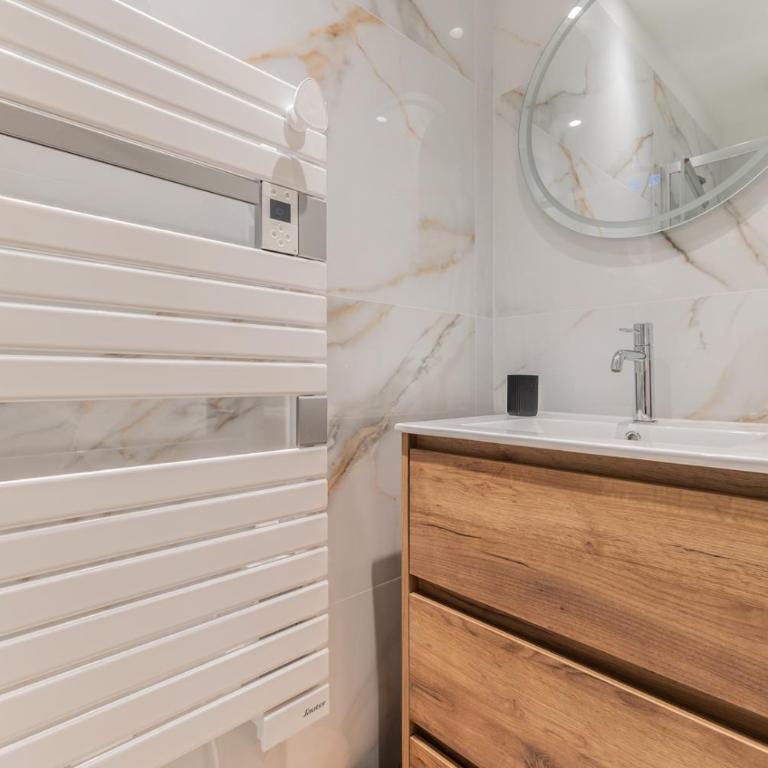 Appartements 3 Chambres de luxe 6 personnes, Centre Ville, Clim, Ascenseur - Premium Apartment mit 3 Schlafzimmern - 26