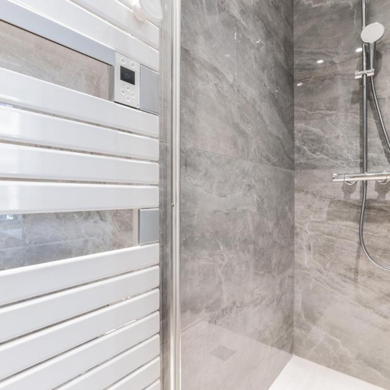 Appartements 3 Chambres de luxe 6 personnes, Centre Ville, Clim, Ascenseur - Premium Apartment mit 3 Schlafzimmern - 14