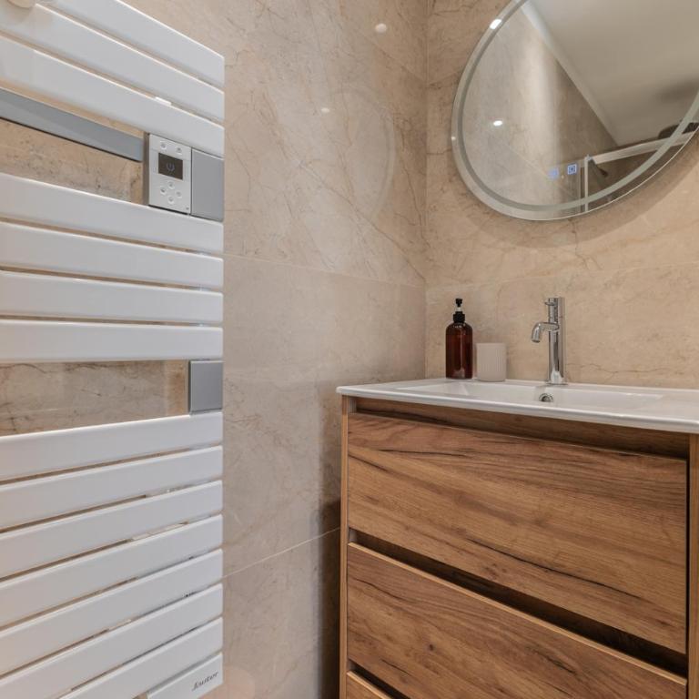 Appartements 3 Chambres de luxe 6 personnes, Centre Ville, Clim, Ascenseur - Premium Apartment mit 3 Schlafzimmern - 24