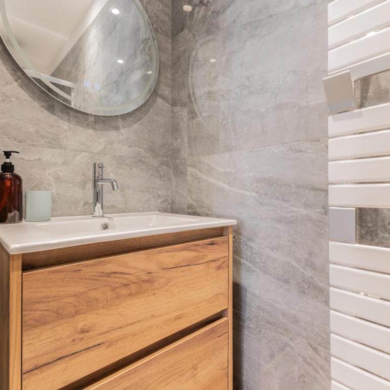 Appartements 3 Chambres de luxe 6 personnes, Centre Ville, Clim, Ascenseur - Premium Apartment mit 3 Schlafzimmern - 21