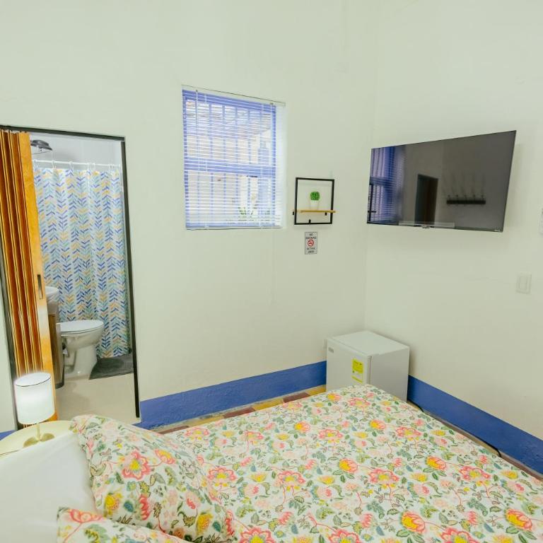 Colonial house in Santa Fe de Antioquia & jacuzzi - Superior Double Room - 1