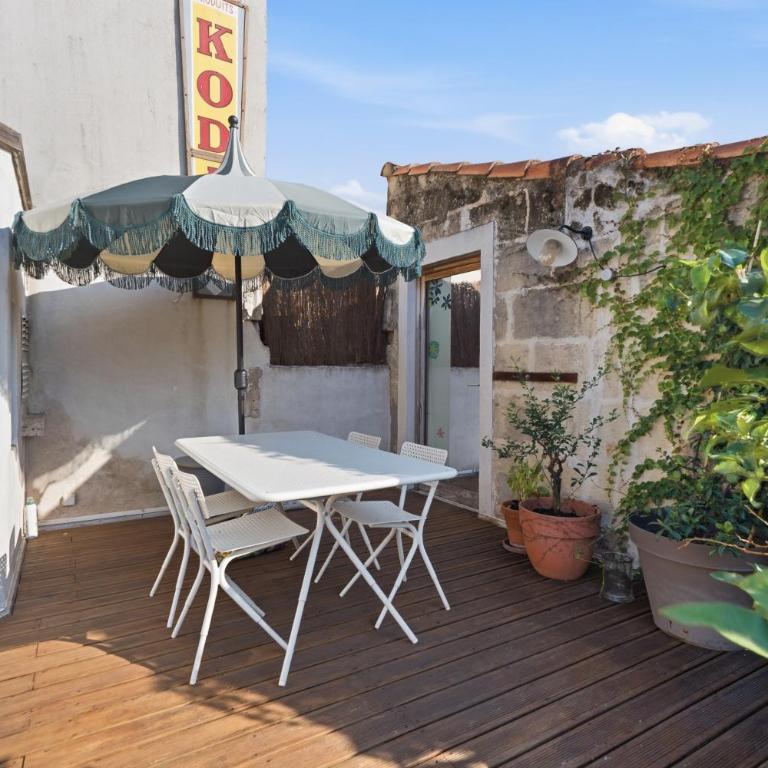 TERRAZZA CESARIA Duplex terrasse et vue sur le cloître Saint Césaire - Appartement 2 Chambres - 9