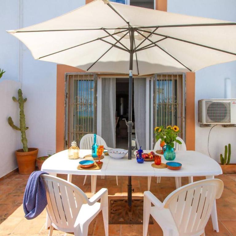 Son de Mar. Único - Three-Bedroom House - 6