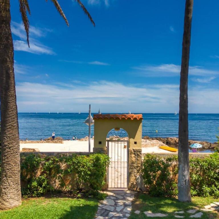 Son de Mar. Único - Three-Bedroom House - 8