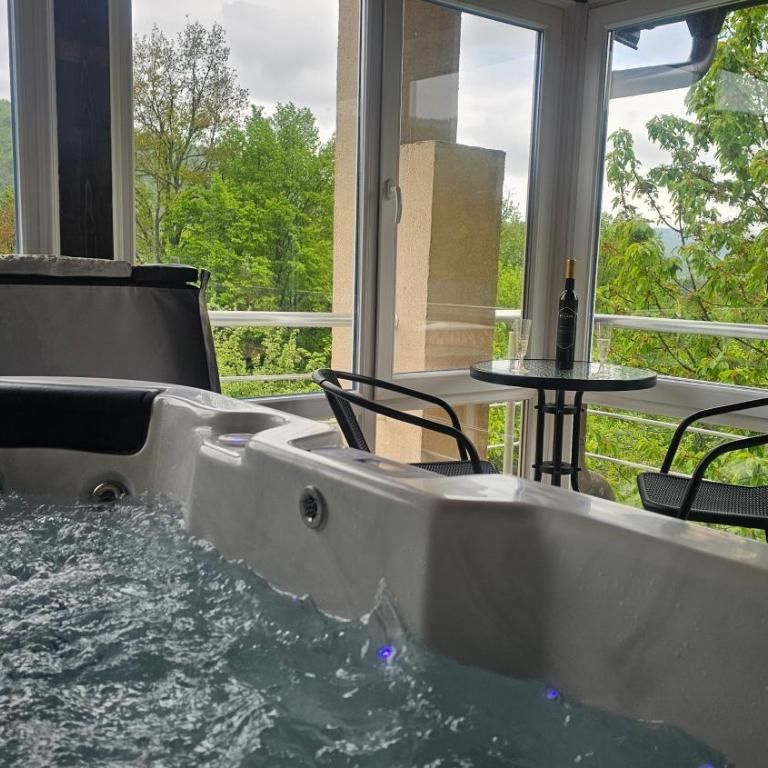 Villa Green Oasis Jakuzzi&Swimming Pool - Villa with Swimming Pool - 3