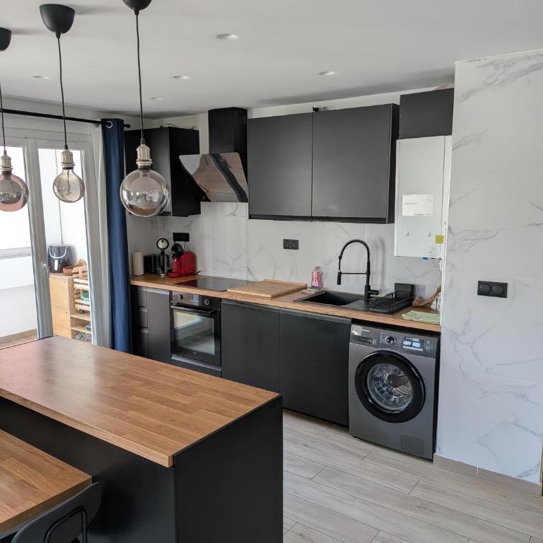 Chic & Cozy - Grand T3 - 95m Clim & Parking - Appartement 2 Chambres - 30