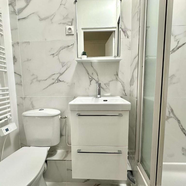 New 115 Suite Leon - Cosy Apartment Paris Center - Appartement - 4
