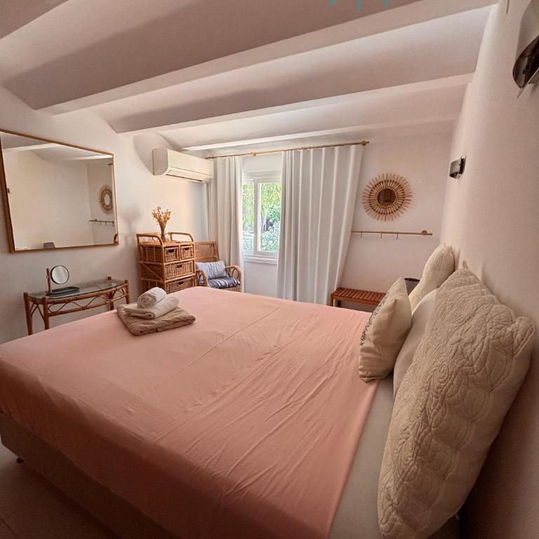Son de Mar. Único - Three-Bedroom House - 42