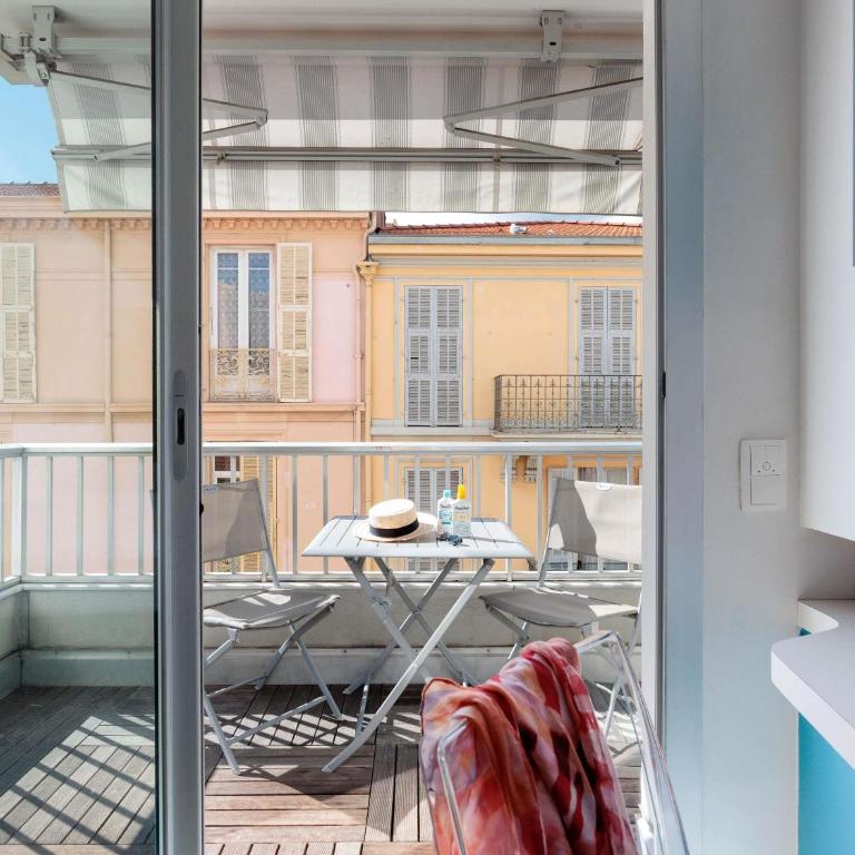 Ibis Styles Menton Centre - Chambre Lits Jumeaux Standard avec Balcon - 4