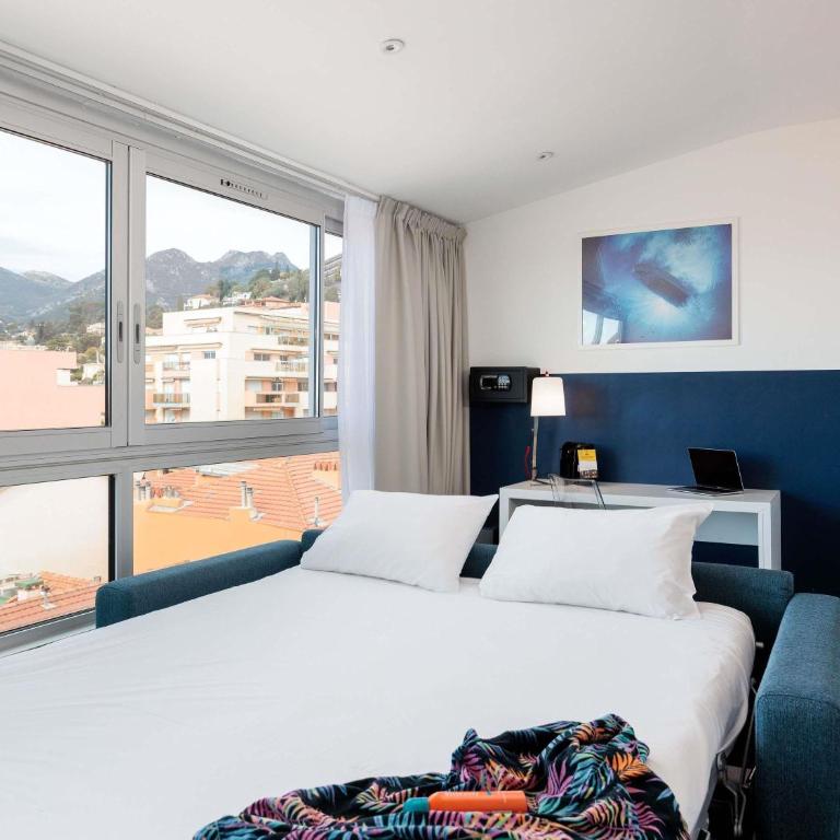 Ibis Styles Menton Centre - Chambre Familiale Standard avec 1 Lit Double et Canapé - 4