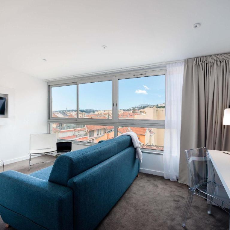 Ibis Styles Menton Centre - Chambre Familiale Standard avec 1 Lit Double et Canapé - 8