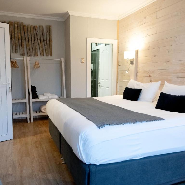 Hostal Boutique Puerta Roja - Habitación Doble Superior - 1 o 2 camas - 15