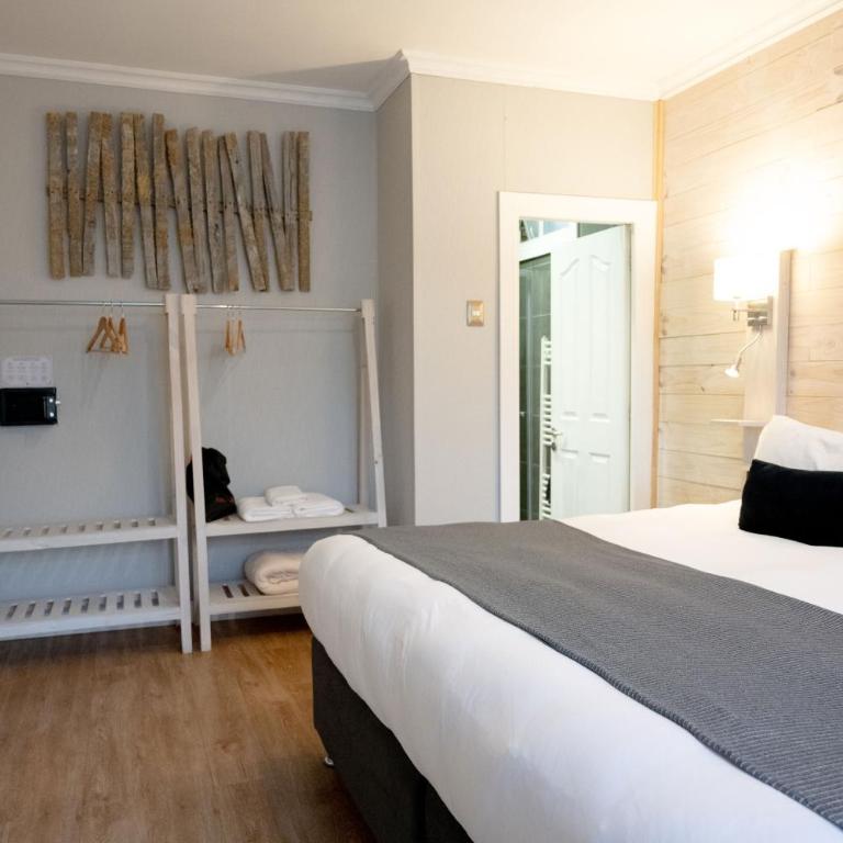 Hostal Boutique Puerta Roja - Habitación Doble Superior - 1 o 2 camas - 18