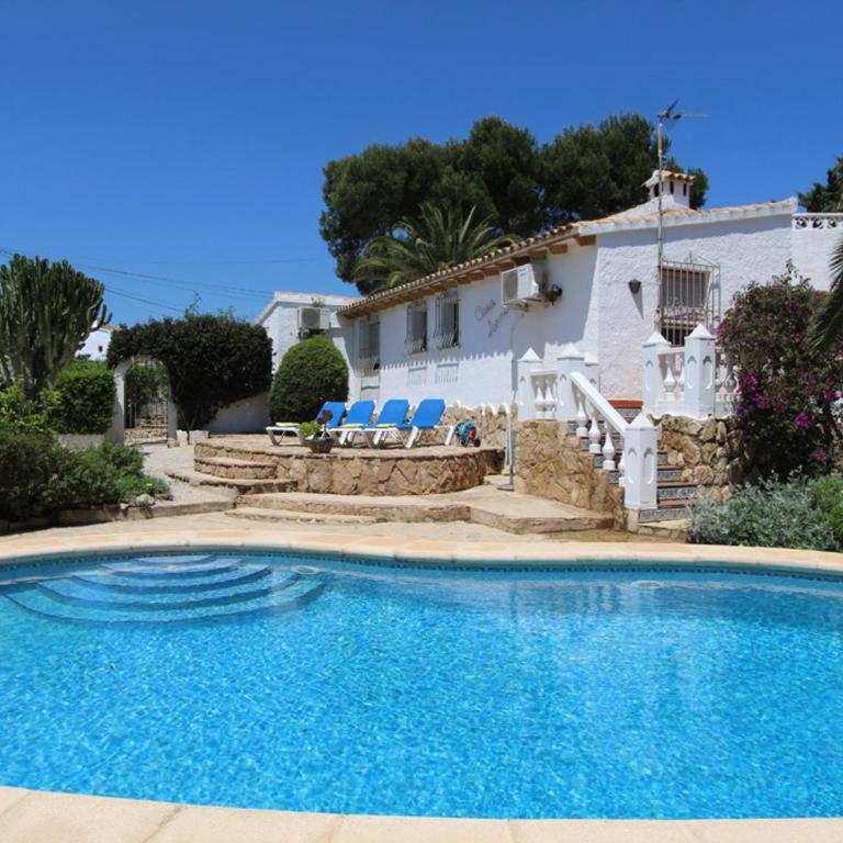 Maravillosa villa en Moraira con piscina privada y jardín, cercana a la playa, ideal para familias - HISP-216-207 - Villa - 6