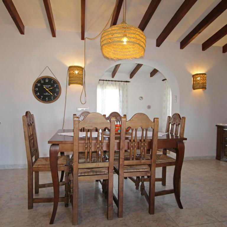 Maravillosa villa en Moraira con piscina privada y jardín, cercana a la playa, ideal para familias - HISP-216-207 - Villa - 17