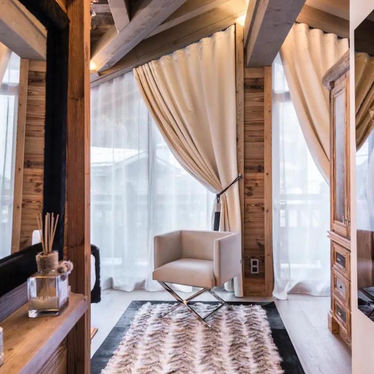 Luxury Chalet with Timeless Elegance in Courchevel - Chalet - 12