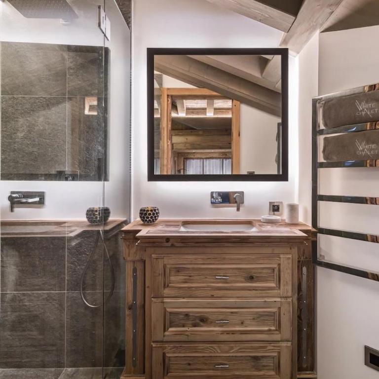 Luxury Chalet with Timeless Elegance in Courchevel - Chalet - 22