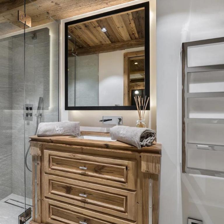 Luxury Chalet with Timeless Elegance in Courchevel - Chalet - 23
