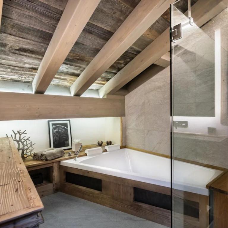 Luxury Chalet with Timeless Elegance in Courchevel - Chalet - 26