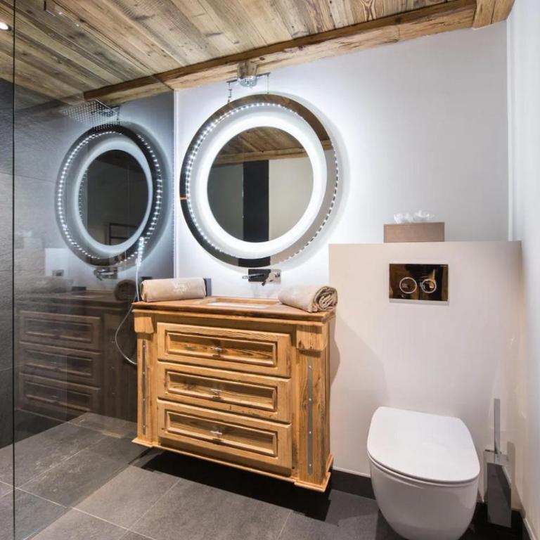 Luxury Chalet with Timeless Elegance in Courchevel - Chalet - 36