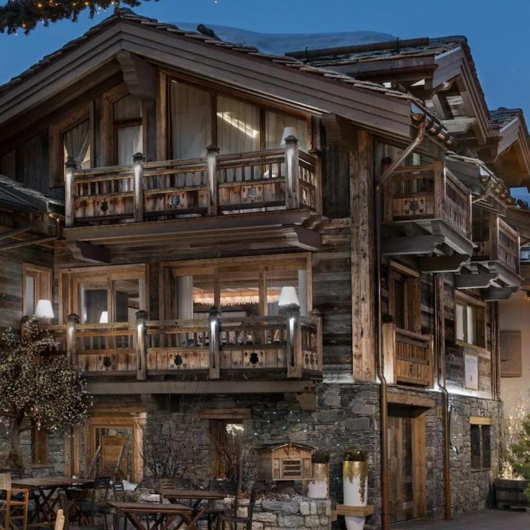 Luxury Chalet with Timeless Elegance in Courchevel - Chalet - 1