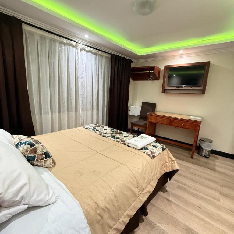 Hotel Milán - Habitación Doble con balcón - 5