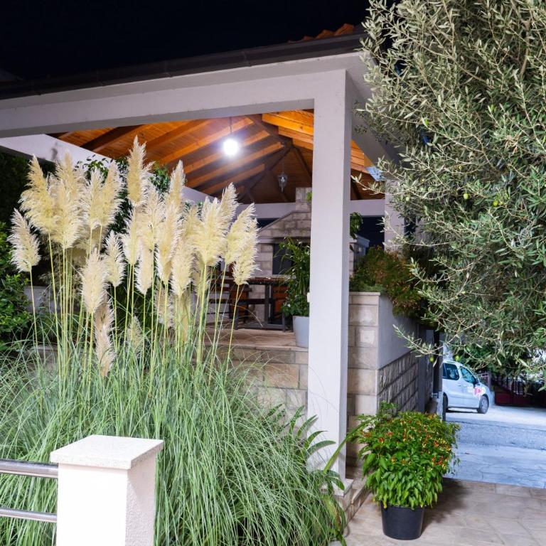 Apartmani Oliva - Apartman s 1 Spavaćom Sobom i Terasom - 1