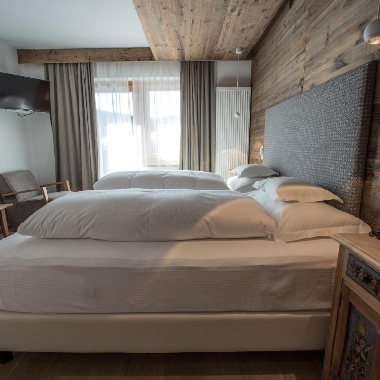 Hotel Ciasa Salares - Superior Double or Twin Room - 5