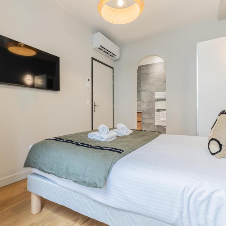 Appartements 3 Chambres de luxe 6 personnes, Centre Ville, Clim, Ascenseur - Premium Apartment mit 3 Schlafzimmern - 6