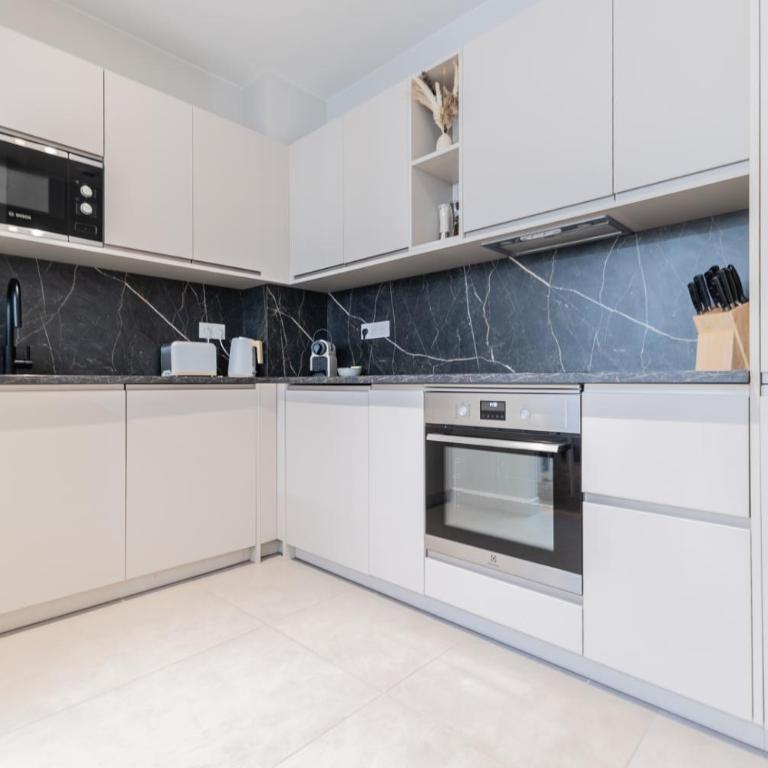 Appartements 3 Chambres de luxe 6 personnes, Centre Ville, Clim, Ascenseur - Premium Apartment mit 3 Schlafzimmern - 1