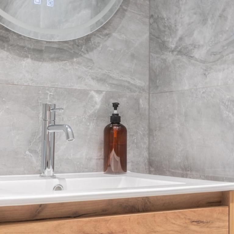 Appartements 3 Chambres de luxe 6 personnes, Centre Ville, Clim, Ascenseur - Premium Apartment mit 3 Schlafzimmern - 16