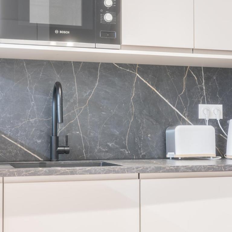 Appartements 3 Chambres de luxe 6 personnes, Centre Ville, Clim, Ascenseur - Premium Apartment mit 3 Schlafzimmern - 14