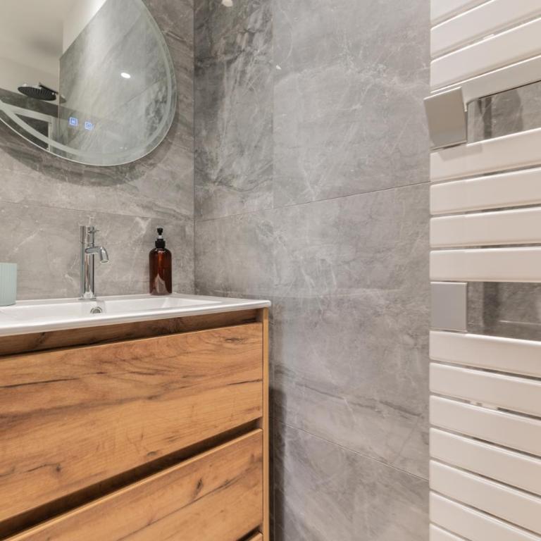 Appartements 3 Chambres de luxe 6 personnes, Centre Ville, Clim, Ascenseur - Premium Apartment mit 3 Schlafzimmern - 20