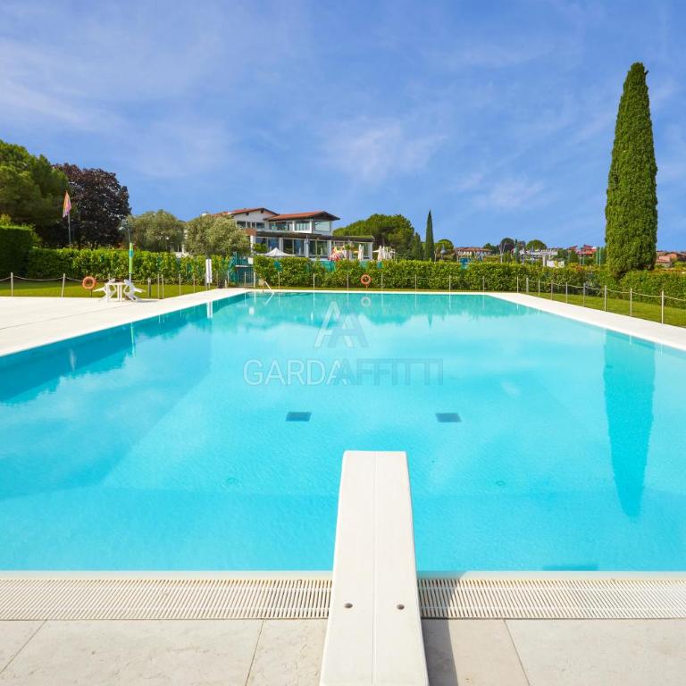 Golden Lake - Piscina a due passi dal lago - Appartamento con 2 Camere da Letto - 1