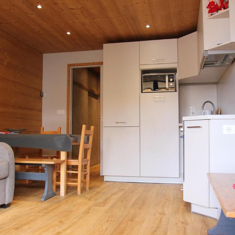 Résidence Roche Blanche - Val Thorens location: Beau studio cabine rénové MAE-9086 - Apartment - 9