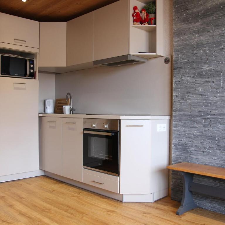 Résidence Roche Blanche - Val Thorens location: Beau studio cabine rénové MAE-9086 - Apartment - 10