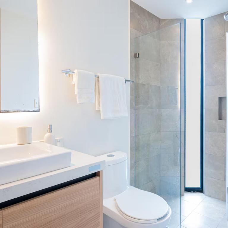 Beachfront Condo Roof Pool 5th Ave 2 Blocks Gym - 3BR Oceanview Rooftop Pool & Balcony - 21
