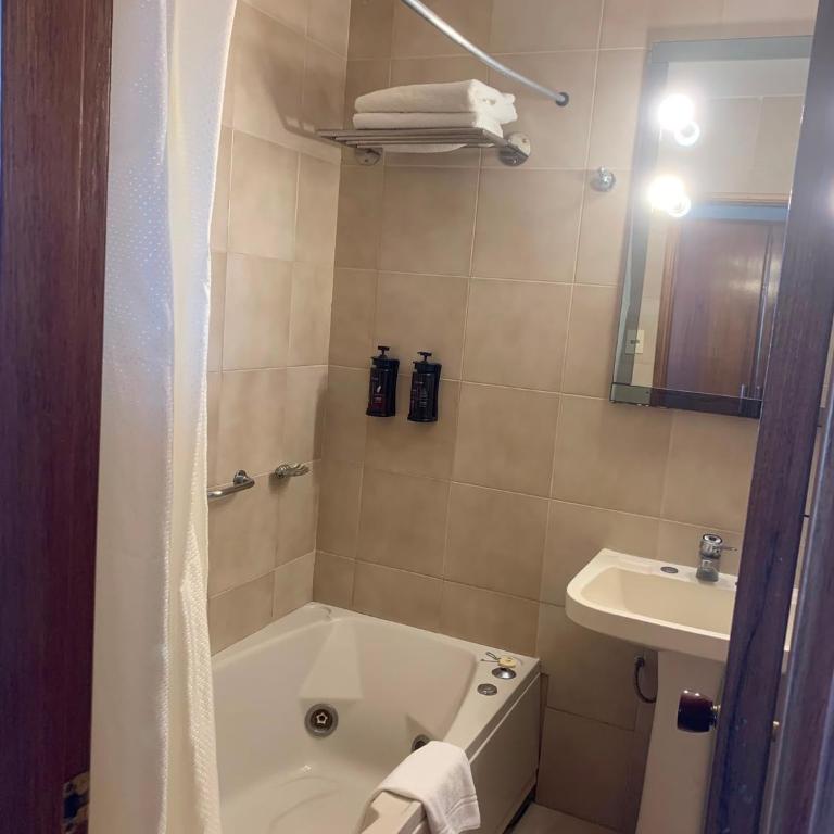 El Mirador Hotel & Spa - Triple Room - 1