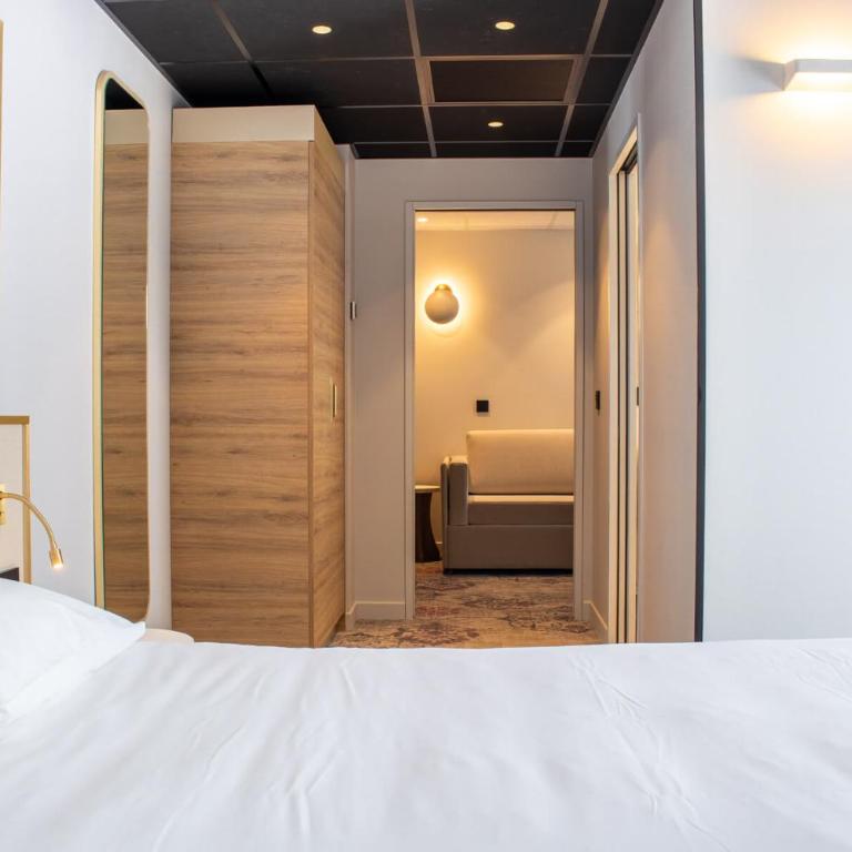 Brit Hotel Cahors Centre - Le Valentre - Chambre Familiale - 9