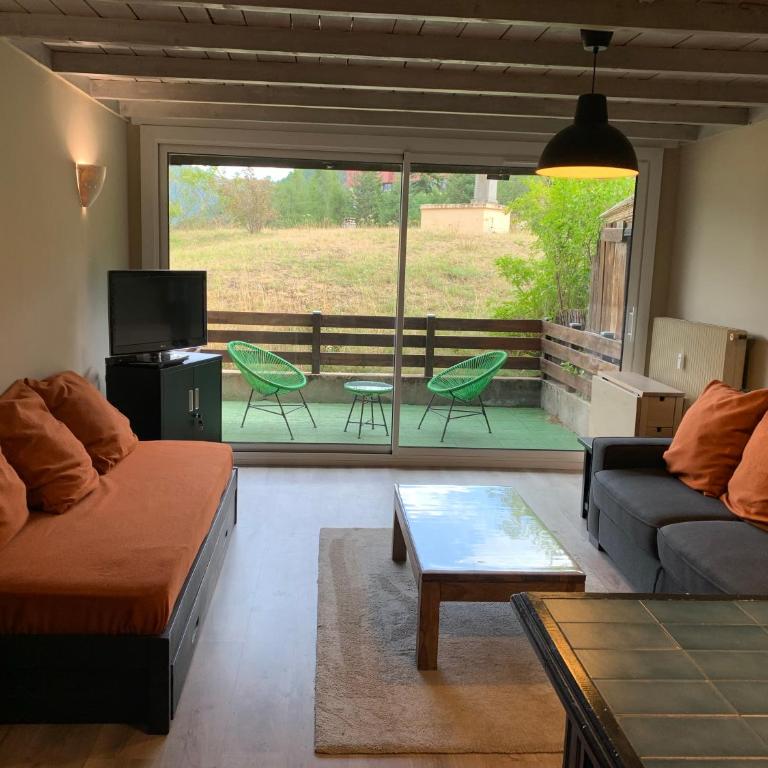 Chambeyron - Appartement 2 Chambres - 4