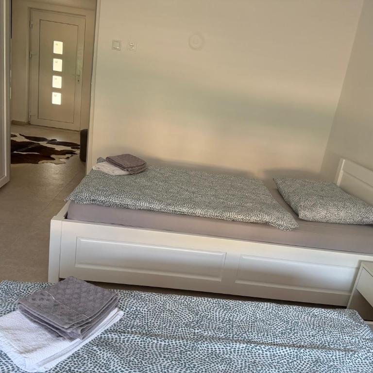 Pension Luke Visoko - Chambre Double - Vue sur Jardin - 4