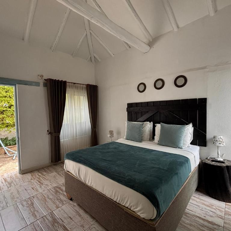 HOTEL BOUTIQUE Santa Helena - Deluxe Double Room with Extra Bed - 9