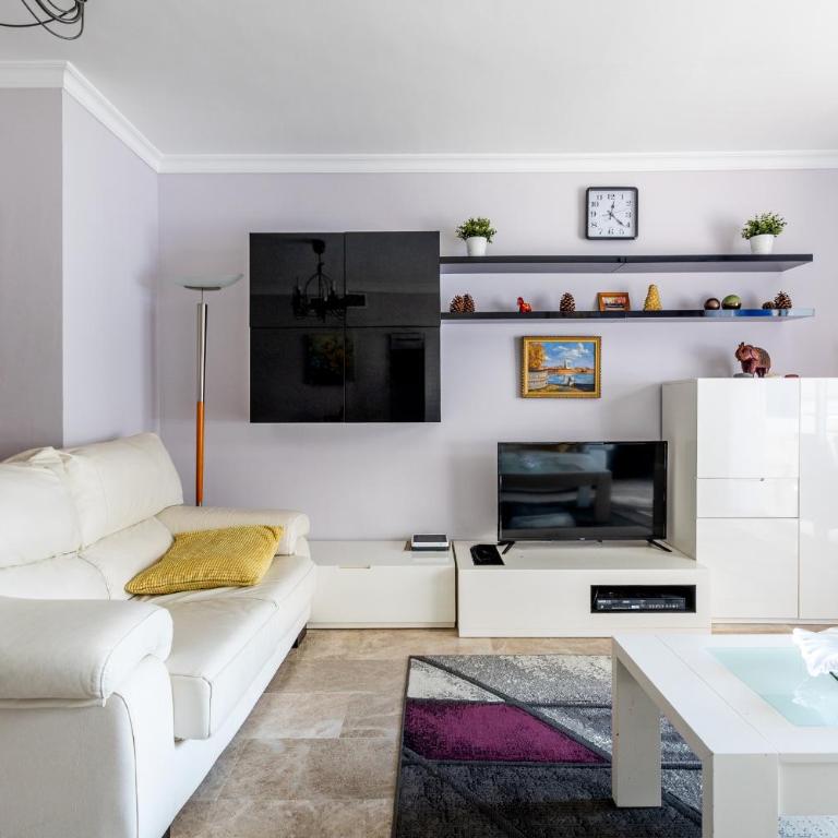 Los Cristianos 2 bedroom quiet complex 200 meters from the ocean - Apartamento de 2 dormitorios - 9